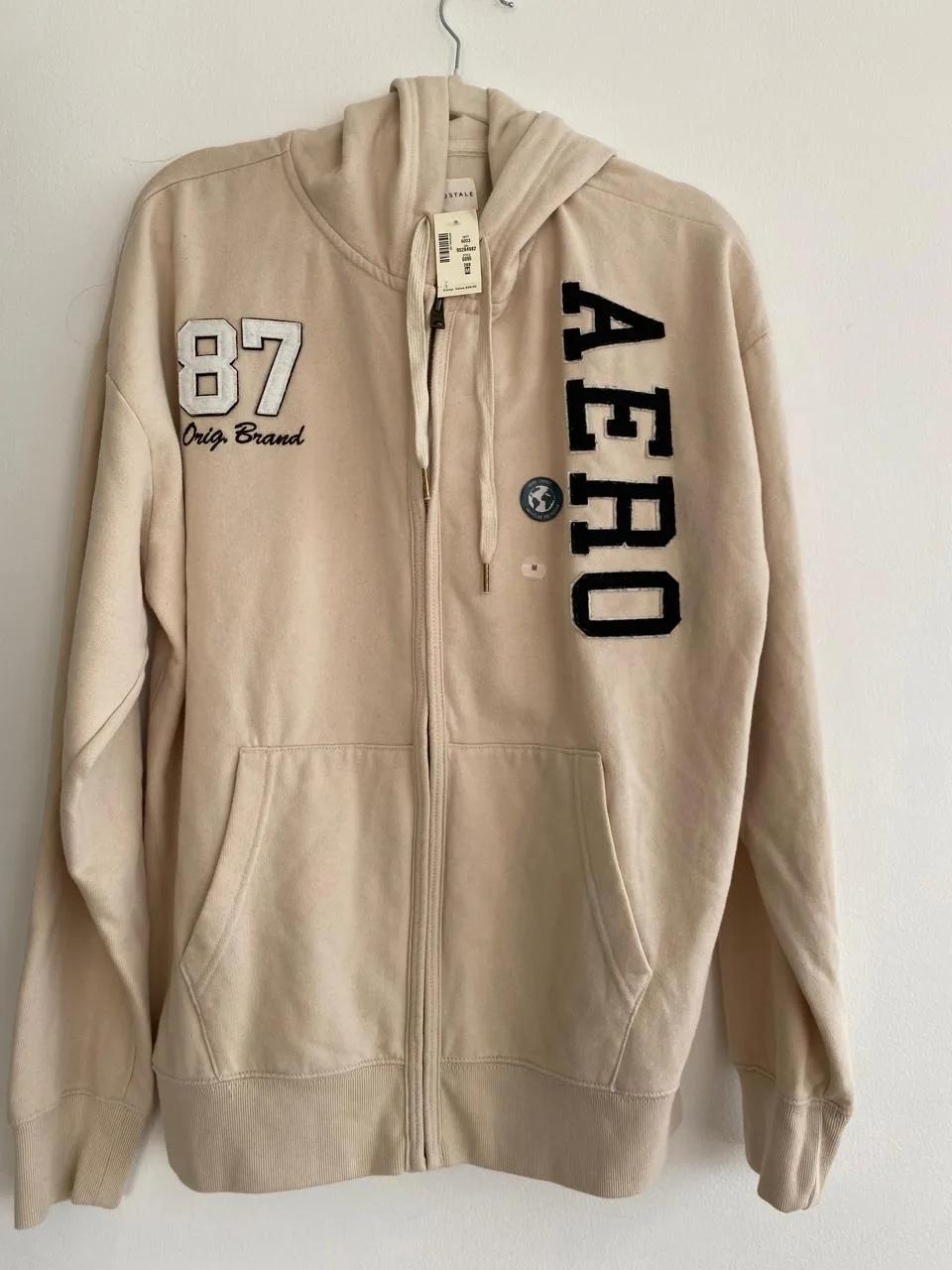 Buzo Aeropostale con capota y cremallera completa Aero 87